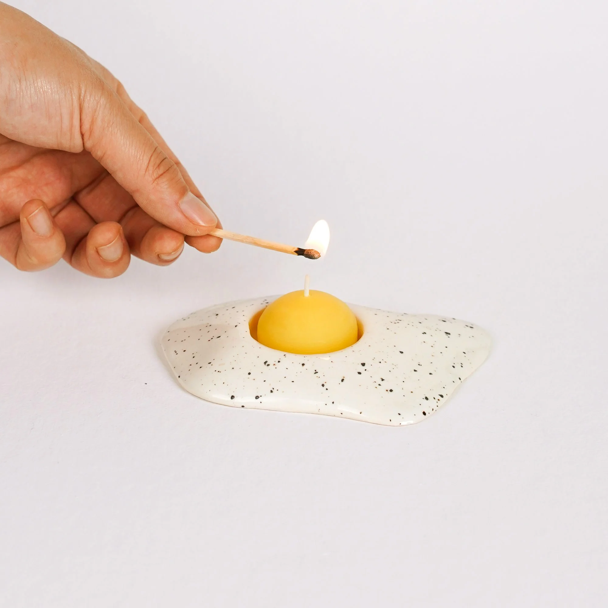 Ceramic Salt and Pepper Egg Tea Light Candle Holder - Image 4